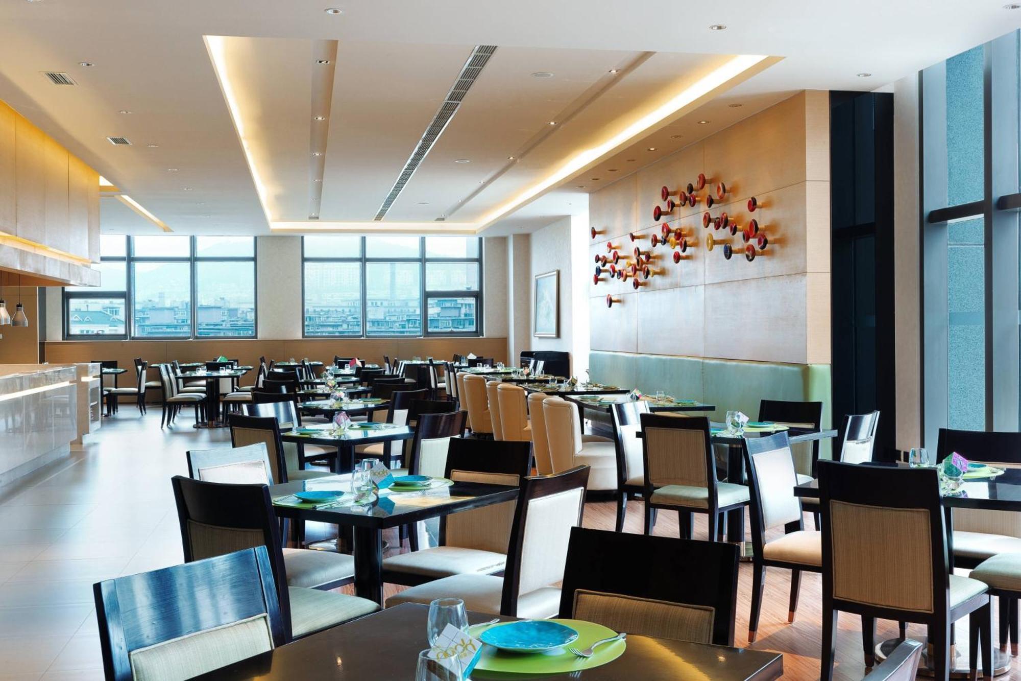 Hotel Aloft Dalian Zewnętrze zdjęcie